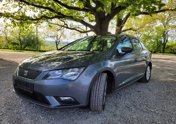 Seat Leon cena 33800 przebieg: 247777, rok produkcji 2015 z Sandomierz małe 562